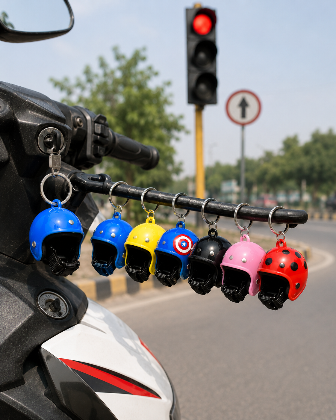 helmet keychain | Mix colors |