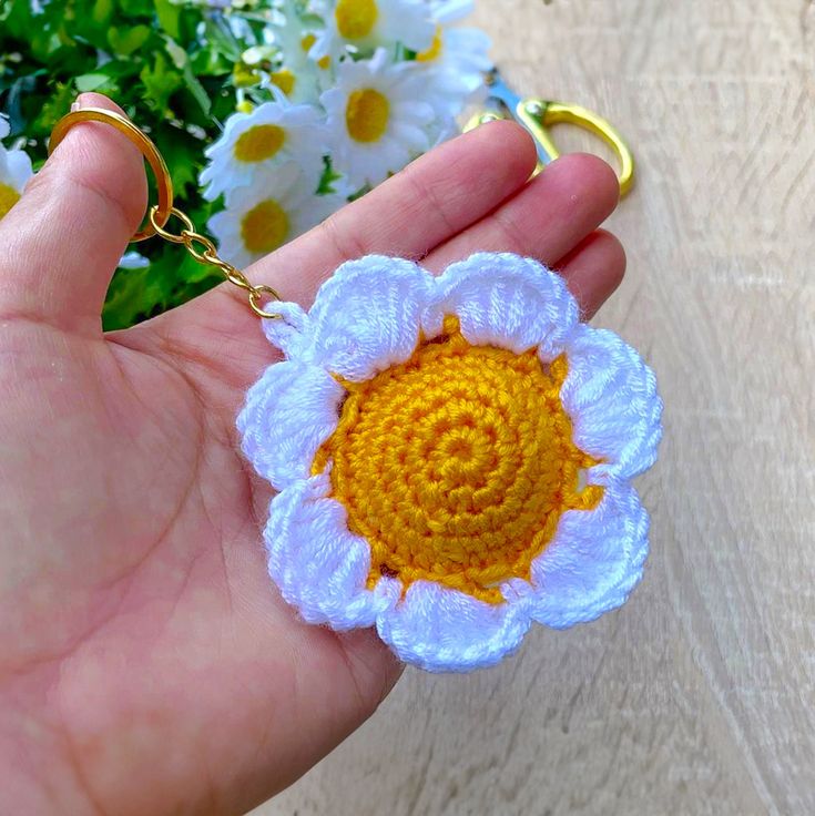 Crochet Daisy Keychain | Handmade Crochet Keychain